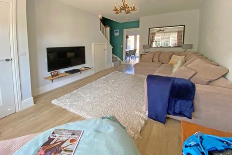 5 Bardon Walk, Exeter, EX2 7PP