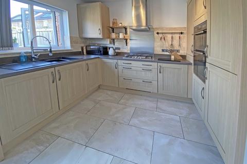 5 Bardon Walk, Exeter, EX2 7PP