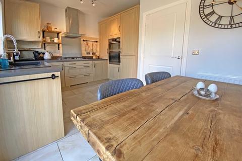 5 Bardon Walk, Exeter, EX2 7PP
