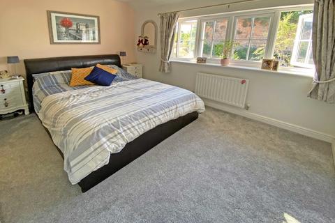 5 Bardon Walk, Exeter, EX2 7PP