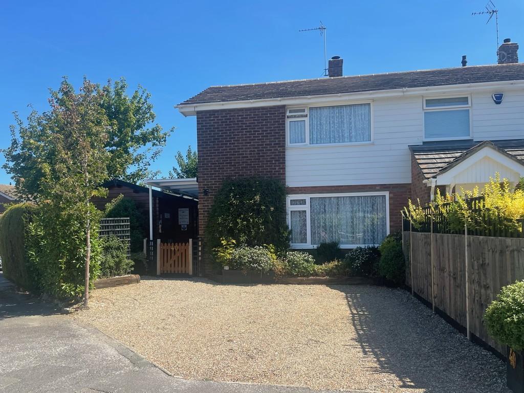 Staplehurst, Kent 3 bed semidetached house for sale £469,000