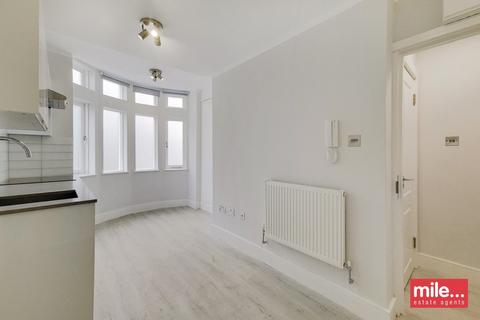 Studio to rent, North End Road, London