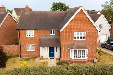 5 bedroom detached house for sale - Felsted, Dunmow