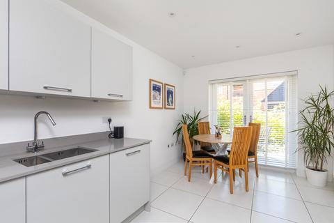 10 Bingham Road, Winchester, SO22 6GB