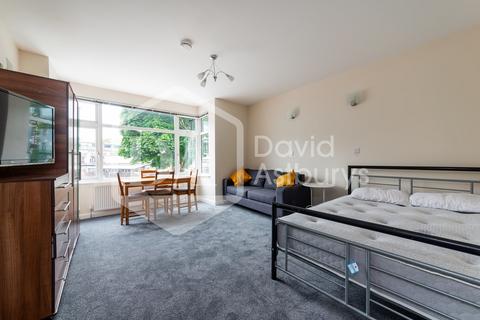 3 bedroom apartment to rent, Caledonian Road, Islington King's Cross Holloway, London