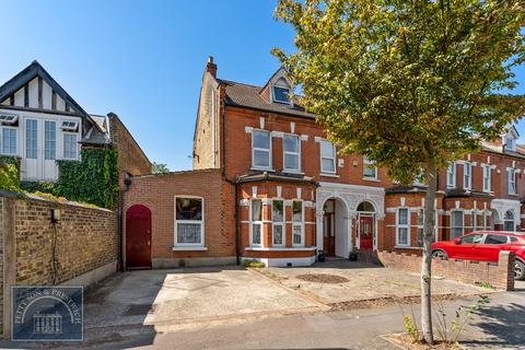 4 bedroom end of terrace house for sale - Cambridge Road, Wanstead