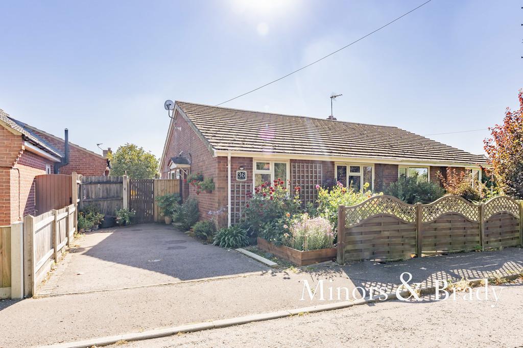 Lingwood Gardens, Lingwood 2 bed semidetached bungalow £270,000