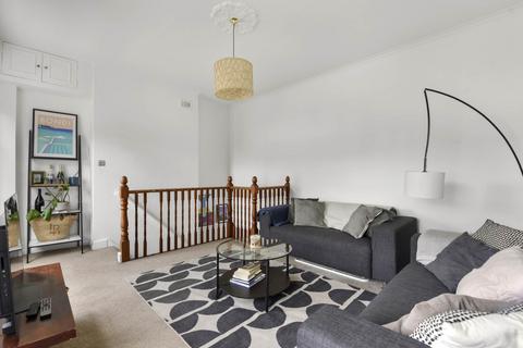 3 bedroom apartment to rent, Ferntower Road, Newington Green, N5