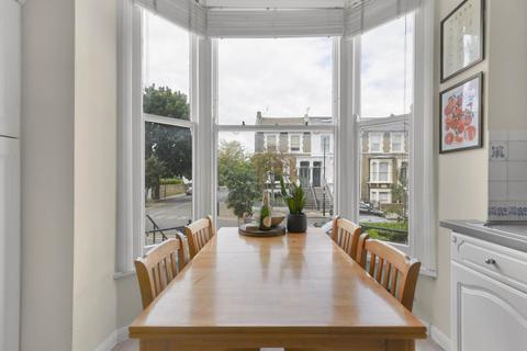 3 bedroom apartment to rent, Ferntower Road, Newington Green, N5