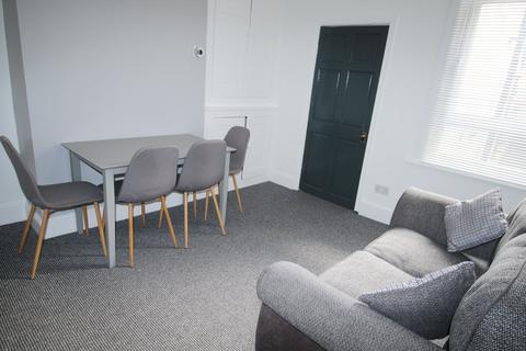 1 bedroom in a house share to rent, 16 Carholme Road, Newland, Lincoln, Lincolnshire, LN1 1RR,