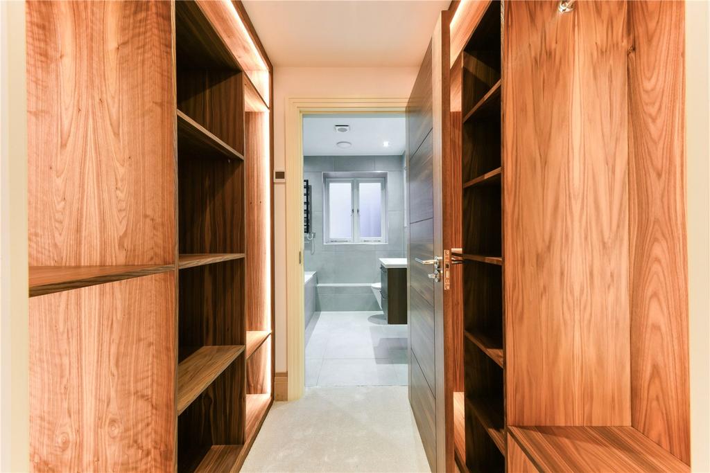 Walk-In Wardrobe