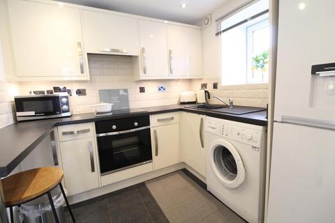 2 bedroom flat to rent, Abbey Road, Torry, Aberdeen, AB11