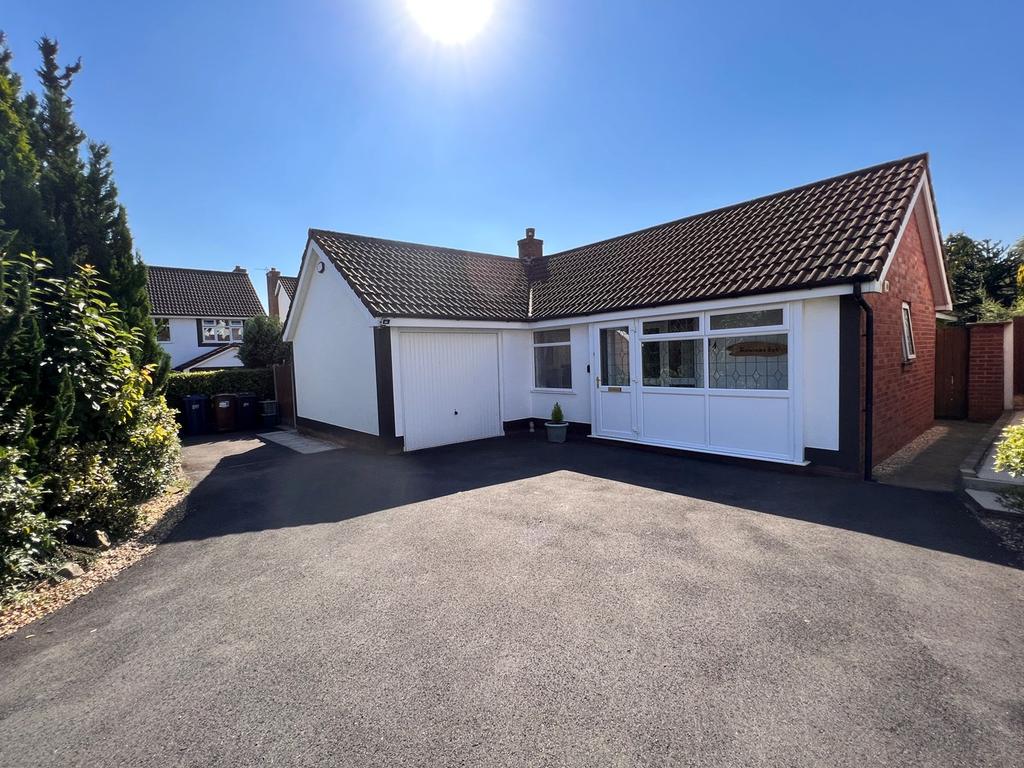 Bentley Park Road, Longton, Preston, PR4 2 bed bungalow £345,000