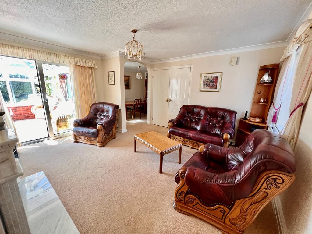 Bentley Park Road, Longton, Preston, PR4 2 bed bungalow £345,000