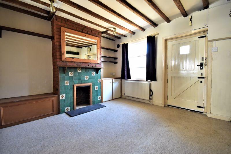 Mead Lane, Farnham 2 bed cottage £295,000
