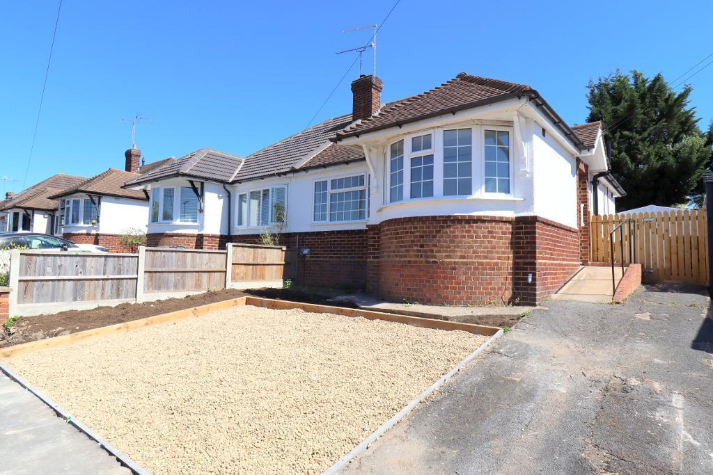 Grasmere Avenue, Warden Hills, Luton, Bedfordshire, LU3 2DU 2 bed