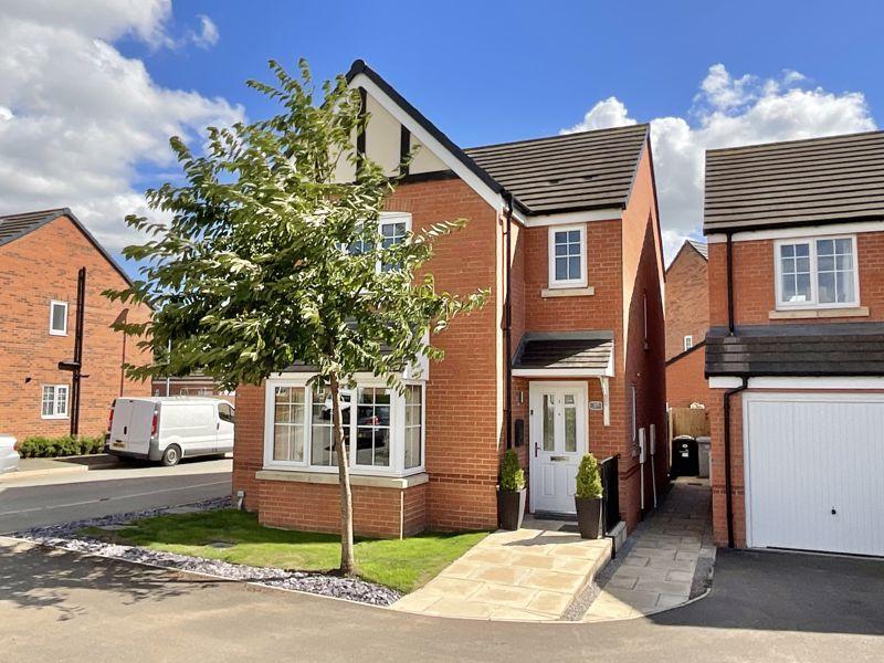 Mallow Avenue, Shavington, Crewe 3 bed detached house for sale £290,000