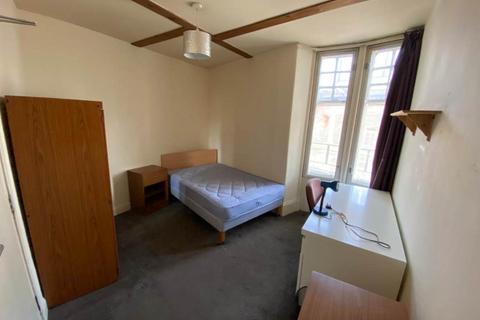4 bedroom flat to rent - 59 2/2 Dock Street, Dundee,