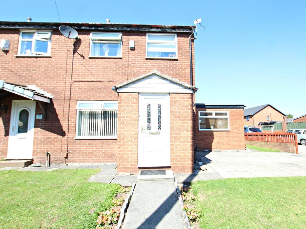 Low Bank Road, AshtoninMakerfield, Wigan, WN4 3 bed end of terrace