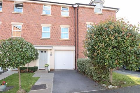 3 bedroom townhouse for sale - Moss Chase, Macclesfield