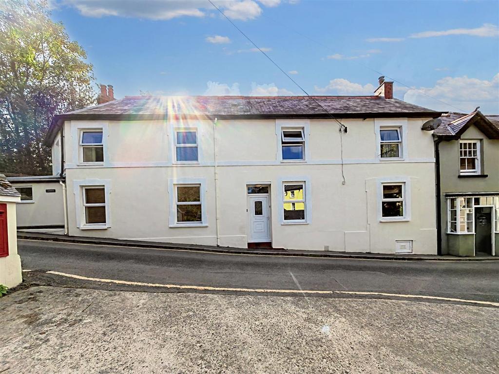 Llangrannog, Llandysul 4 bed semidetached house for sale £375,000