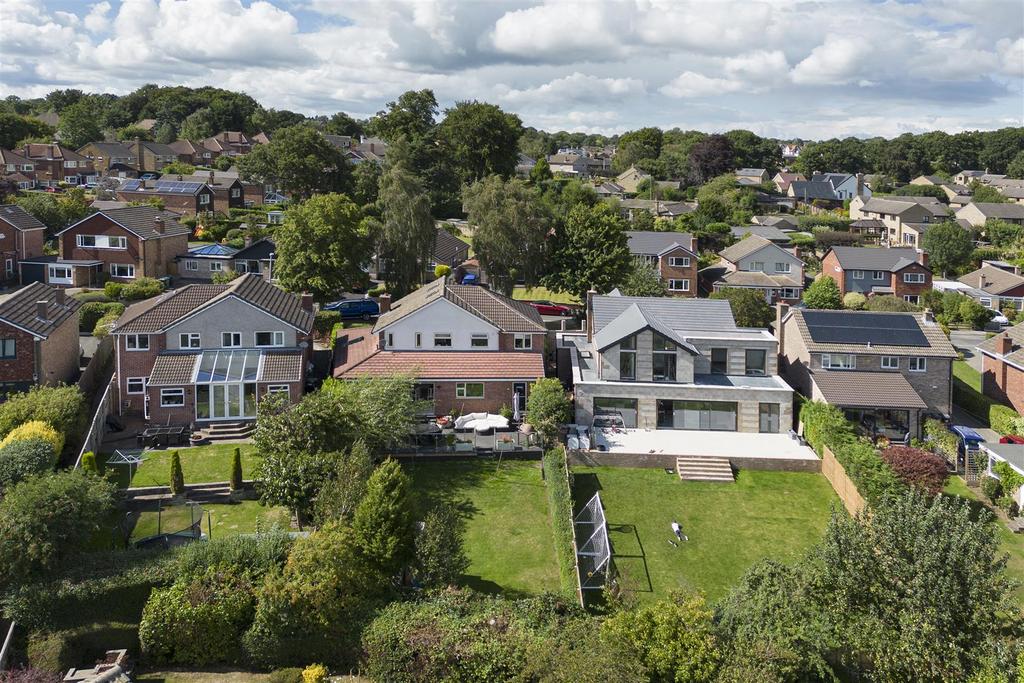 Blake Hall Drive, Mirfield 4 bed detached house for sale £595,000