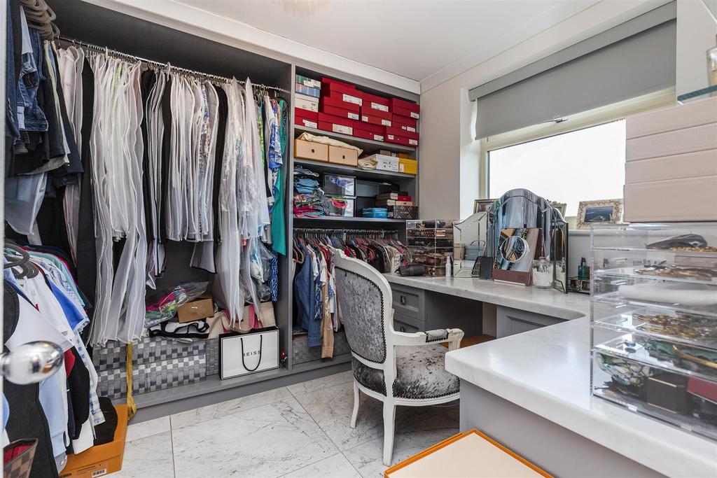 Blake hall drive 36 dressing room.jpg