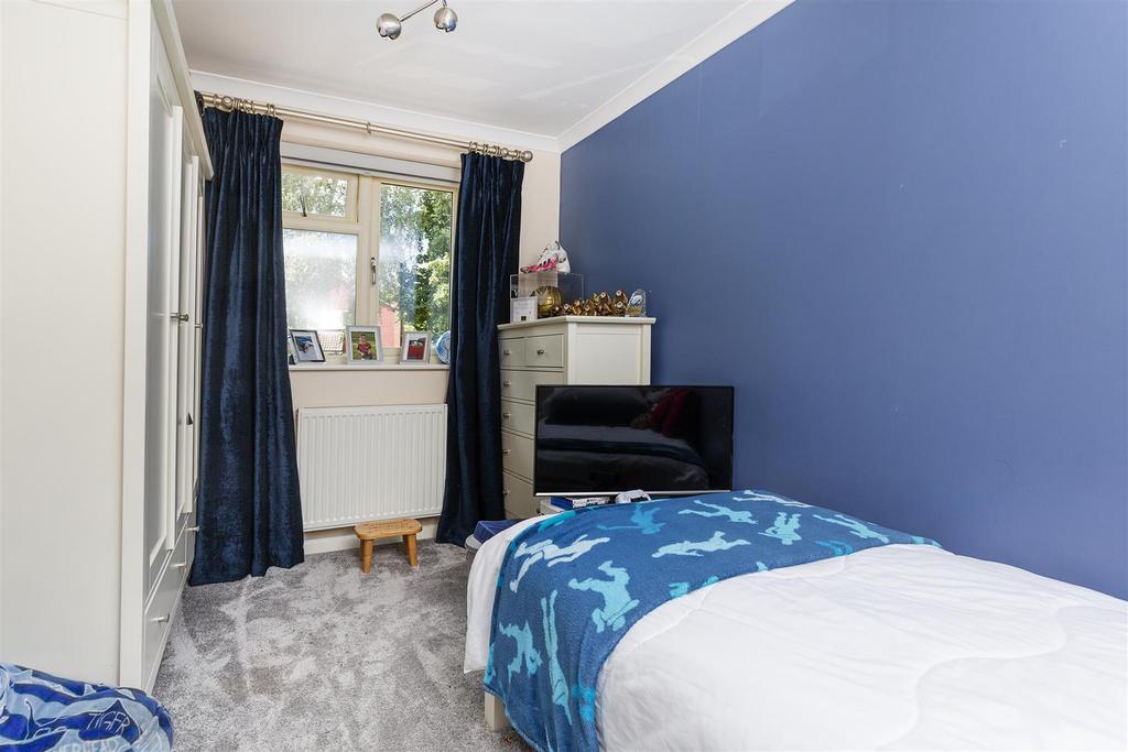 Blake hall drive 36 bedroom blue.jpg