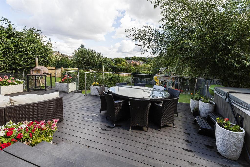 Blake hall drive 36 terrace.jpg