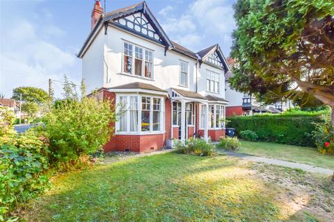1051 Anlaby Road, Hull, HU4 7PP