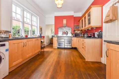 1051 Anlaby Road, Hull, HU4 7PP