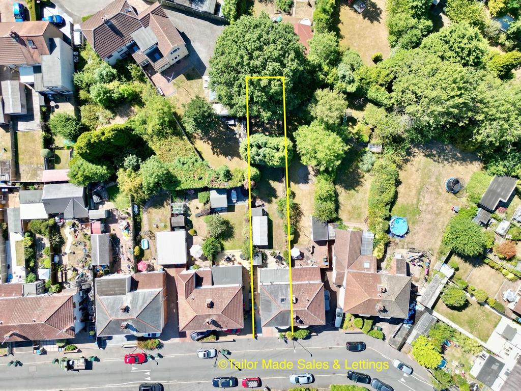 Larch Tree Avenue, 'The Trees', Coventry 4 bed semidetached house £