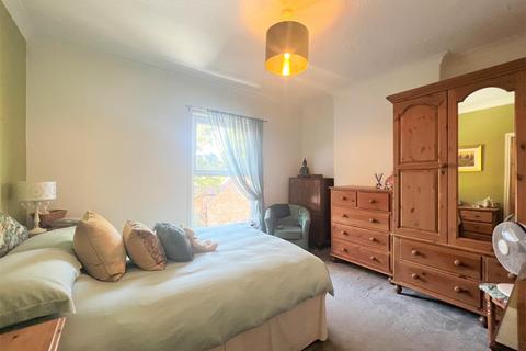 5 Brantingham Road, Elloughton, Brough, HU15 1HX