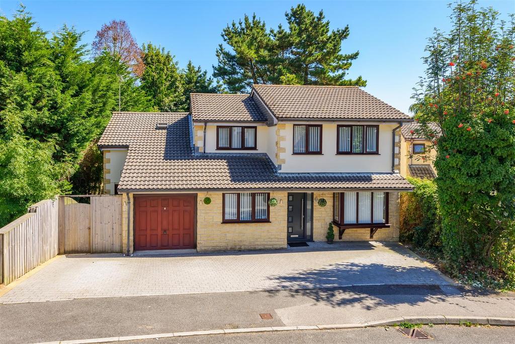 Penryn 6 bed detached house £750,000