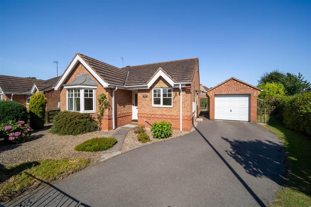 145b Langton Road, Norton, Malton... 2 bed detached bungalow £275,000