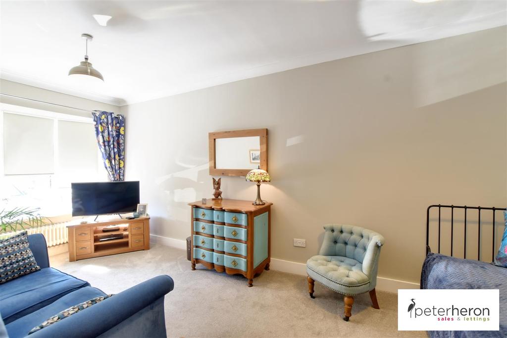 Guest Room / Home Office