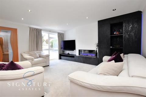 14 Rymill Close, Bovingdon, Hemel Hempstead, HP3 0JA