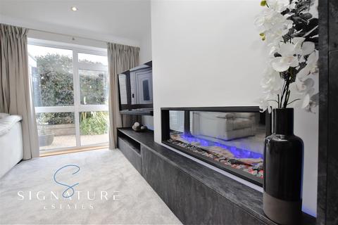 14 Rymill Close, Bovingdon, Hemel Hempstead, HP3 0JA