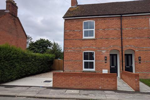 4 bedroom house to rent - NEWBURY 4 BED SEMI FULLY REFURBISHED