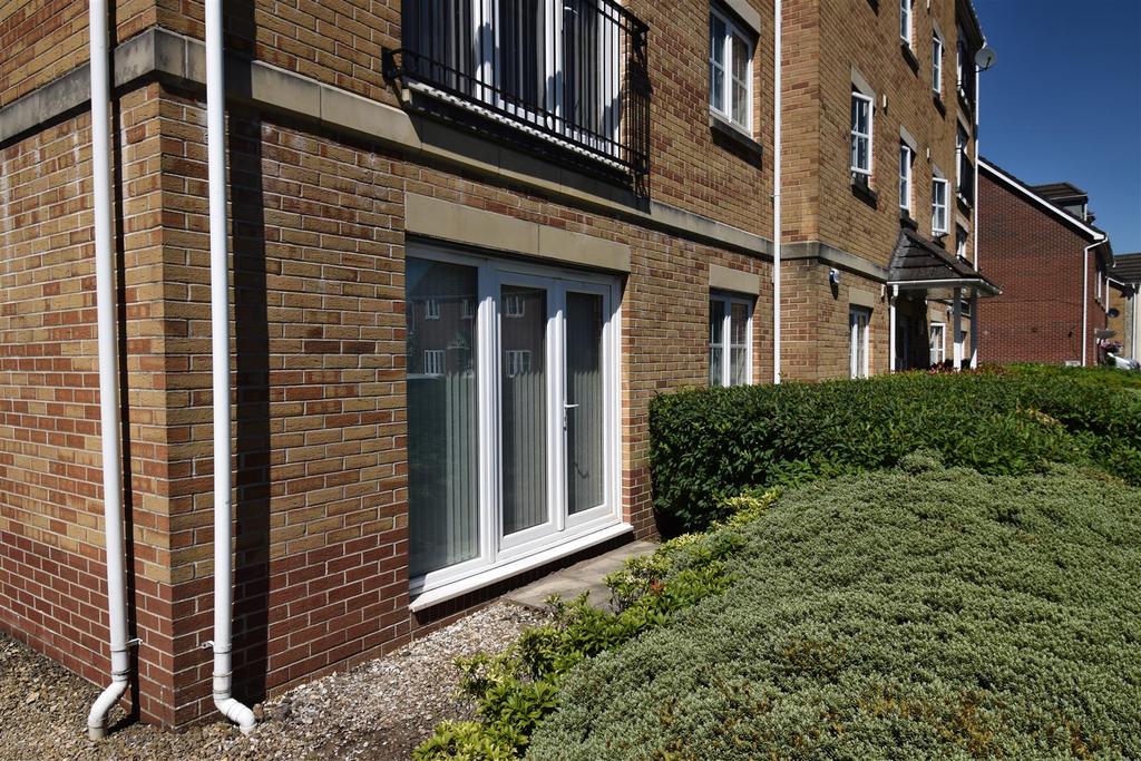 Sword Hill, Caerphilly 2 bed apartment £135,000