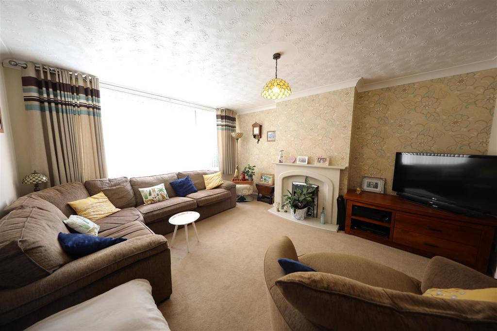 Langdale Crescent, Cottingham 3 bed semidetached house £250,000