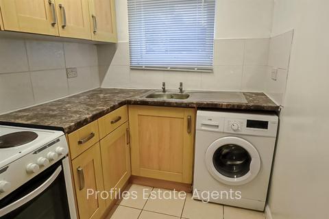 1 bedroom flat to rent, High Street, Earl Shilton