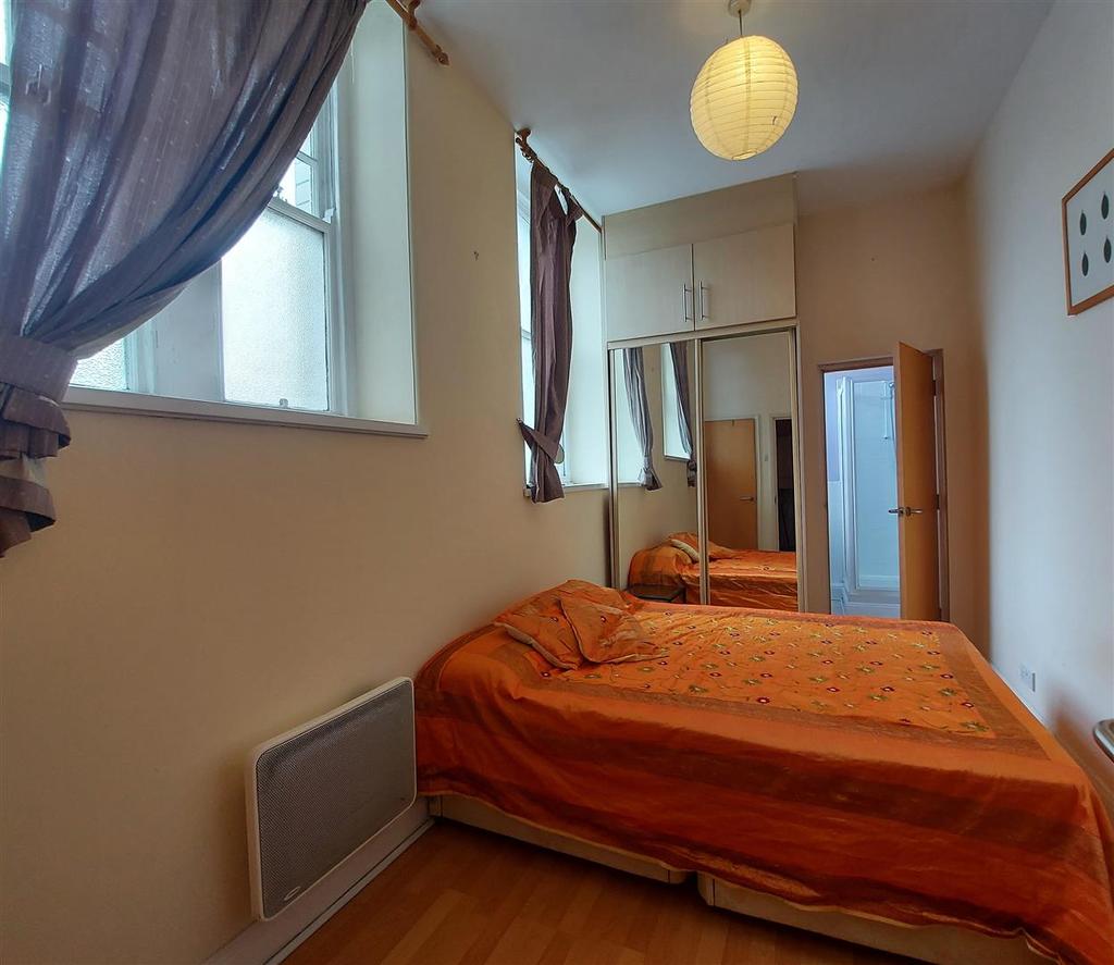 Pembroke building, Cambrian Place, Swansea 1 bed apartment £65,000