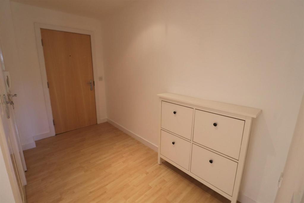 Hallway.jpg