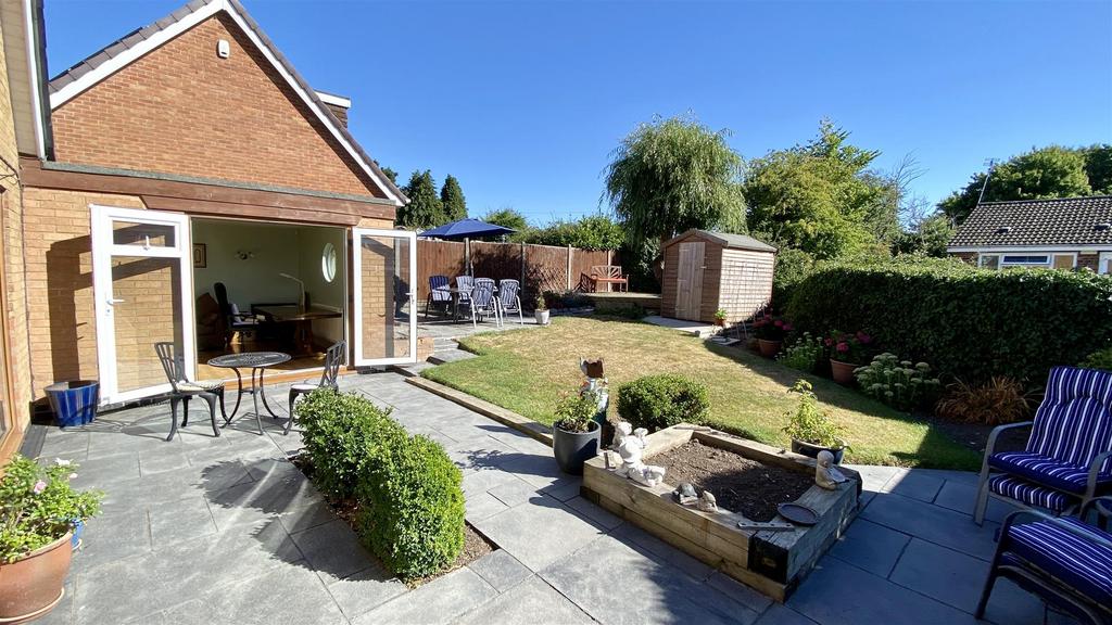 Lovelace Crescent, Elmesthorpe, Leicester 4 bed detached house £350,000