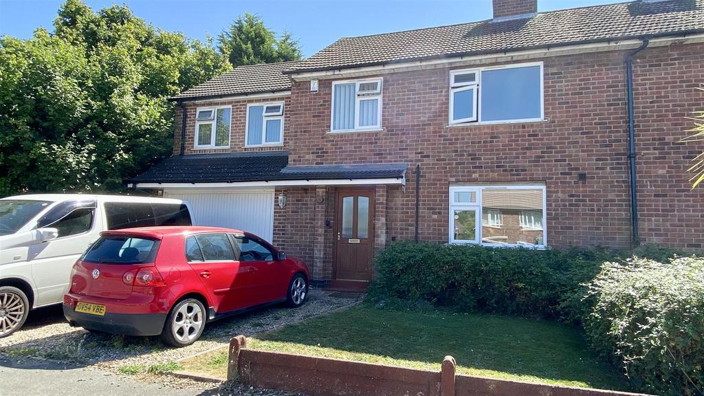 Brookside, Burbage, Hinckley 5 bed semidetached house £340,000