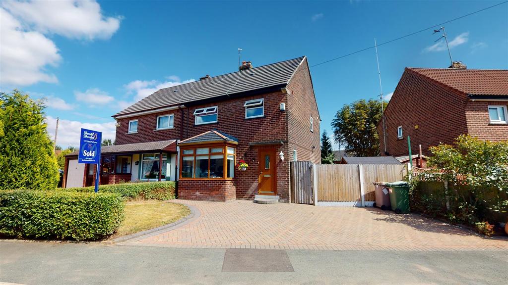 Holly Crescent, Rainford, St. Helens... 3 bed semidetached house £