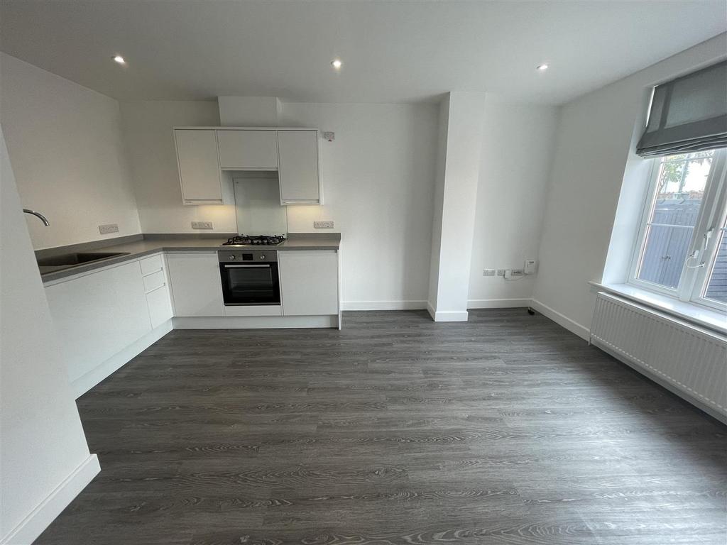 Midvale Road, Paignton 1 bed apartment £725 pcm (£167 pw)