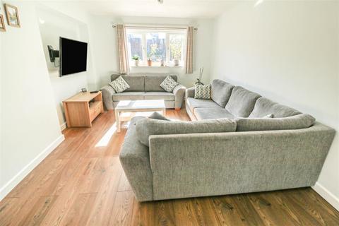 138 Shawbridge, Harlow, CM19 4NP
