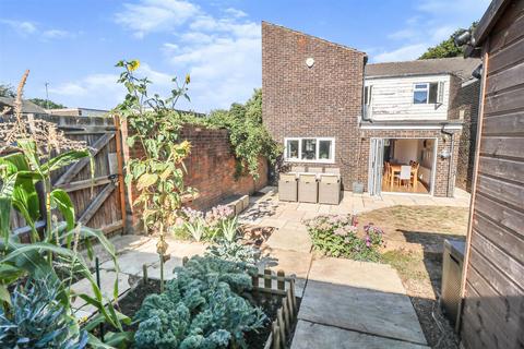 138 Shawbridge, Harlow, CM19 4NP